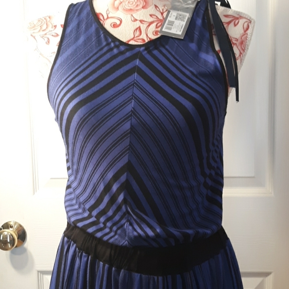 New Daisy Fuentes dress small